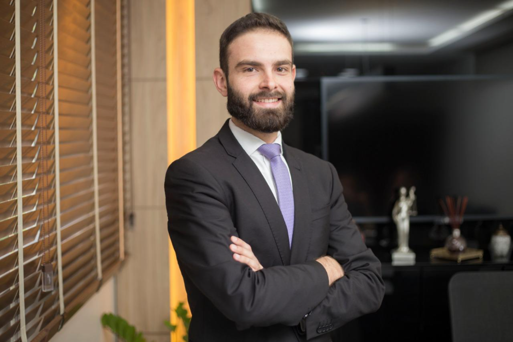 Dr. Thiago Venturelli Menezes